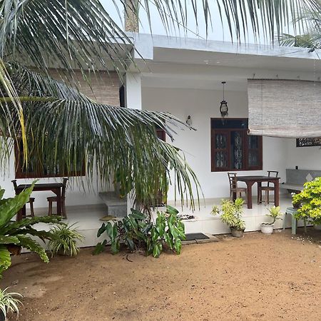 Hotel Awesome Guest Mirissa Exterior foto